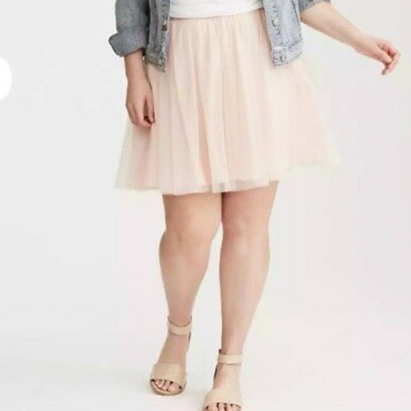 torrid Dresses & Skirts - Torrid Boho Dusty Rose Crochet Lace Flirty Skirt